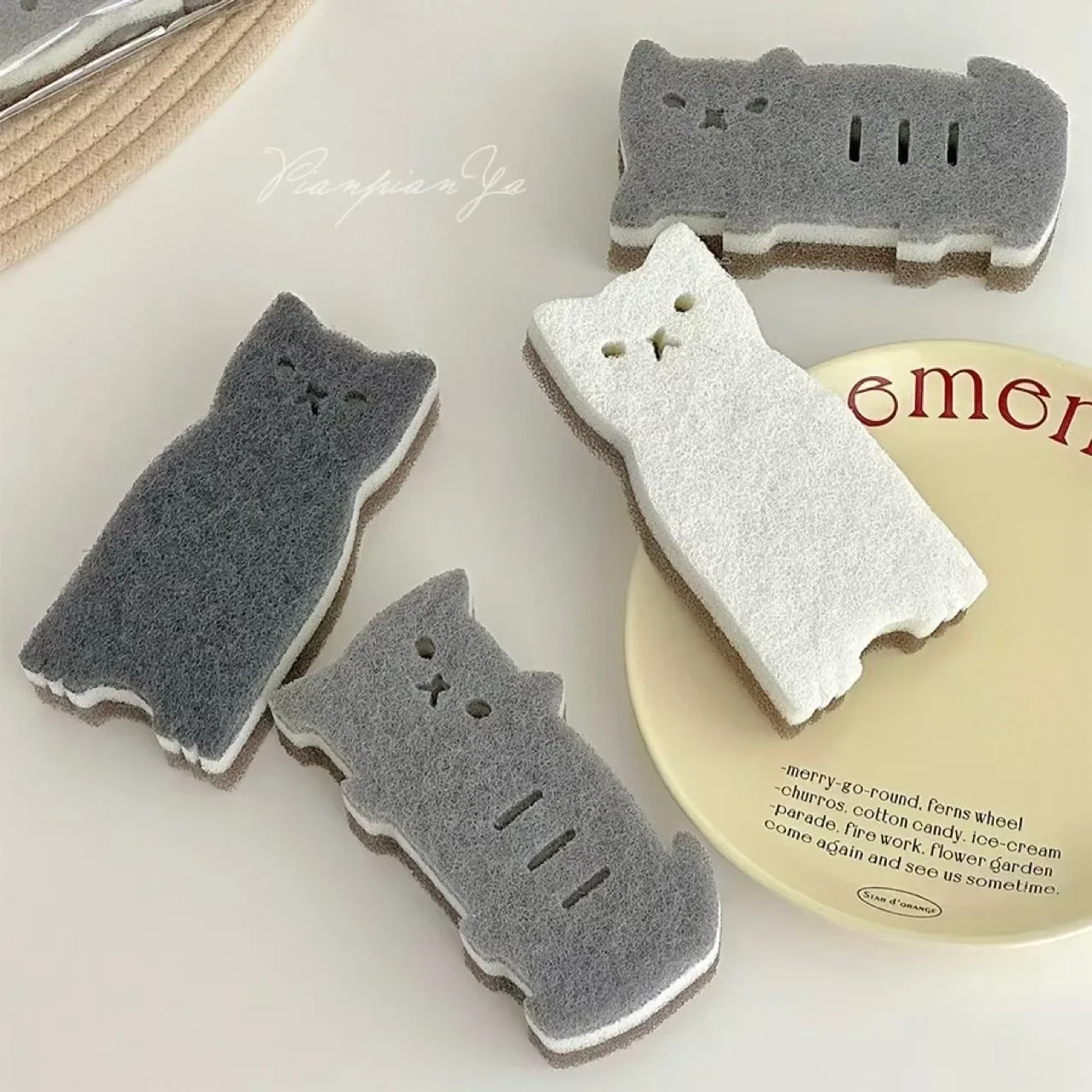 

Набор из 2 шт. милых губок-щеток для мытья посуды и уборки на кухне, утолщенные, для чистки кастрюль, цвет случайный