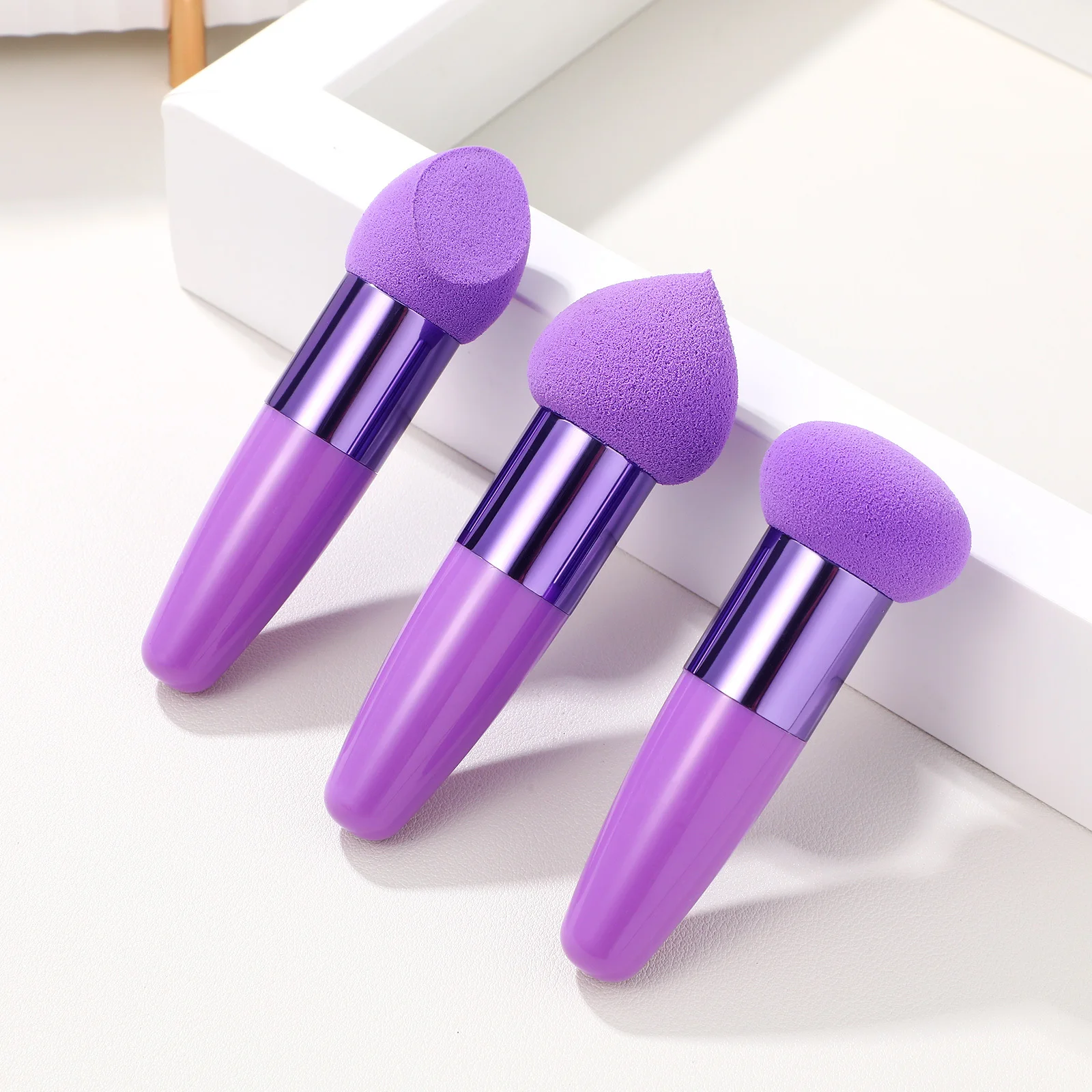 

3Pcs Foundation Sponge Set with Handle for Flawless Makeup Application Different Shapes for Face Areas Travel-Friendly