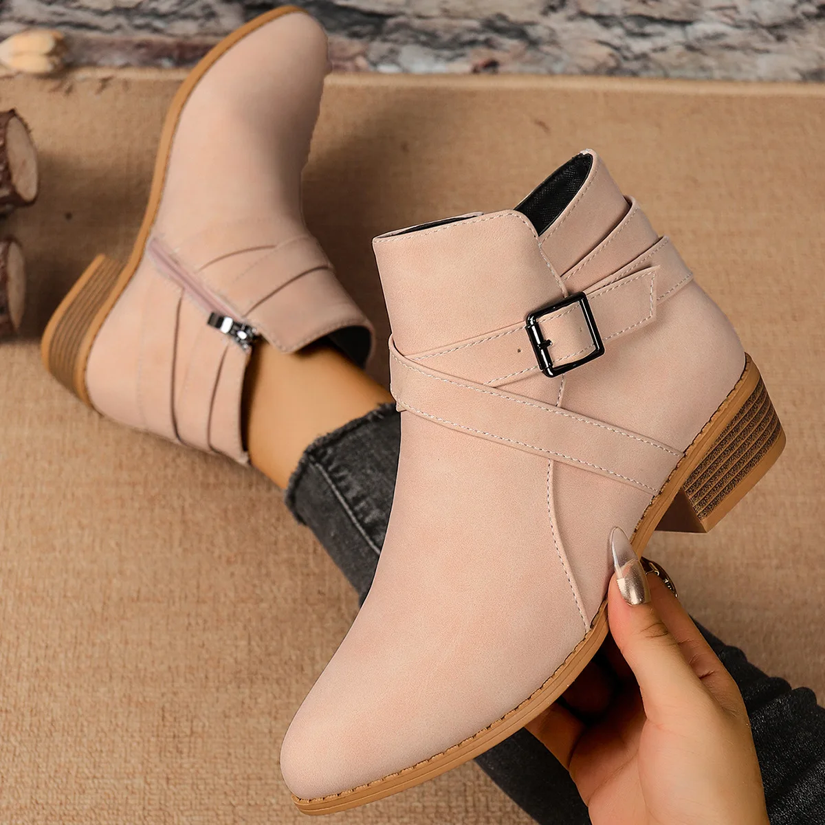 Botas cortas con cremallera lateral y punta estrecha a la moda, tacón grueso para mujer, otoño e invierno, nuevo estilo, bota desnuda de gran tamaño, Material de PU...