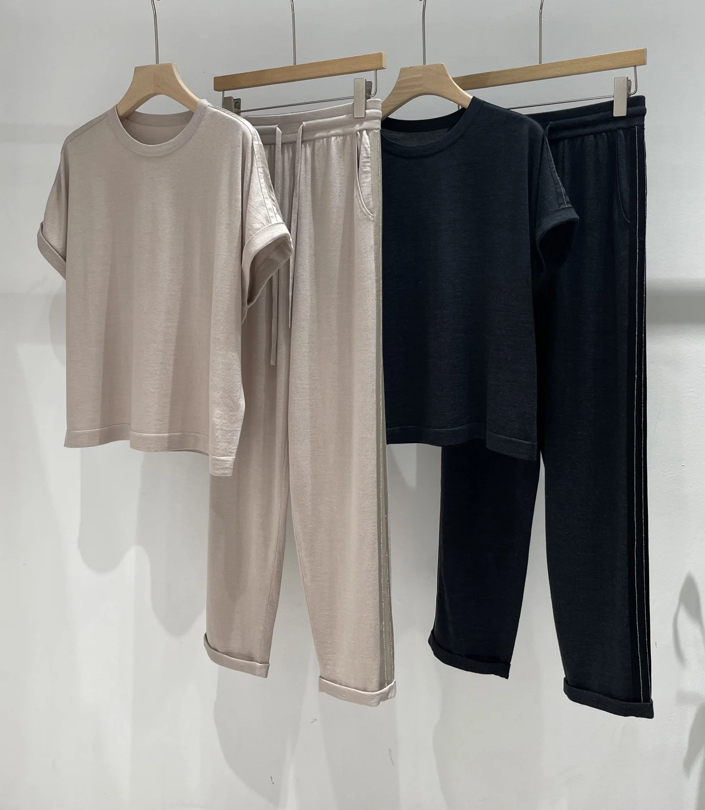 

Silk Wool Round Neck Sweater High Quality Elastic Waist Curling Foot Tapered Pants Knitted Suit For Women