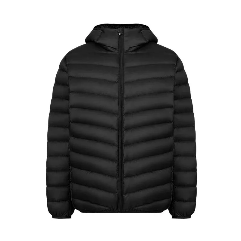 The inner lining of this lightweight and short men's hooded down jacket for autumn and winter is 90% down