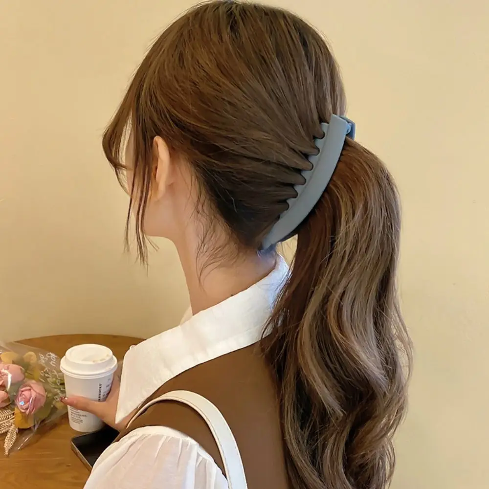 Clip de plátano de Color sólido para niñas, pasador de garra antideslizante mate, tocado Vertical, nuevo