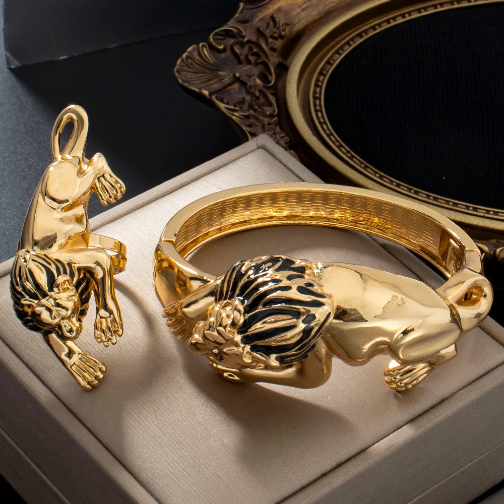 Fashionable Animal-shaped Bracelets and Rings - Unique Styles Suitable for Both Men and Women Perfect for Use At Live Parties