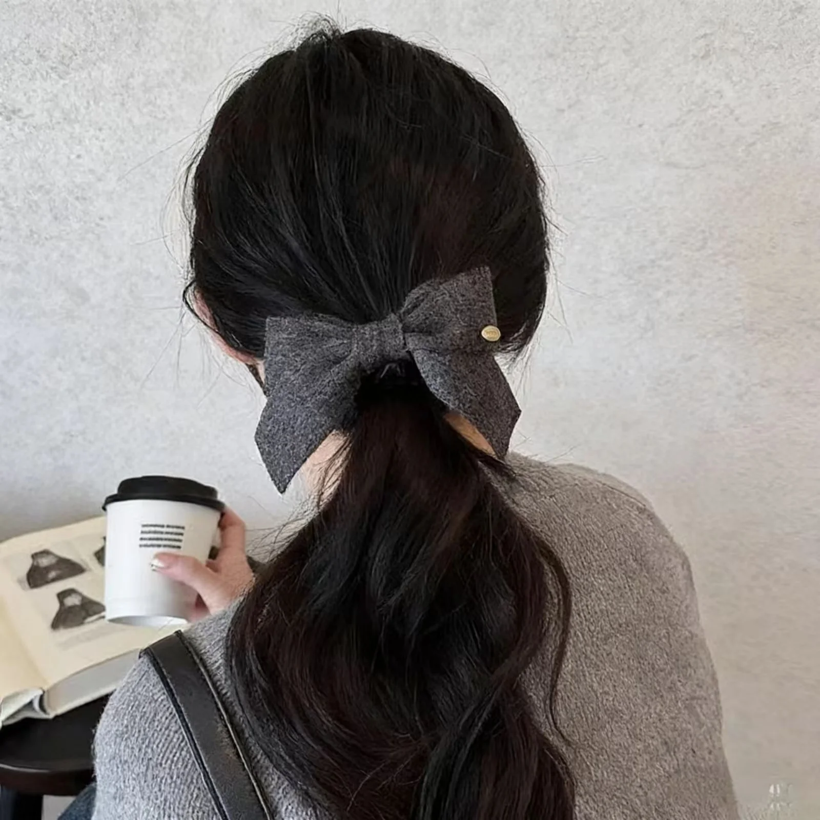 1PC Neutral Knit Bow Scrunchies, Beige&Brown & Gray Ribbed Hair Ties With Metal Label, Minimalist Ins-Style Hair Accessories