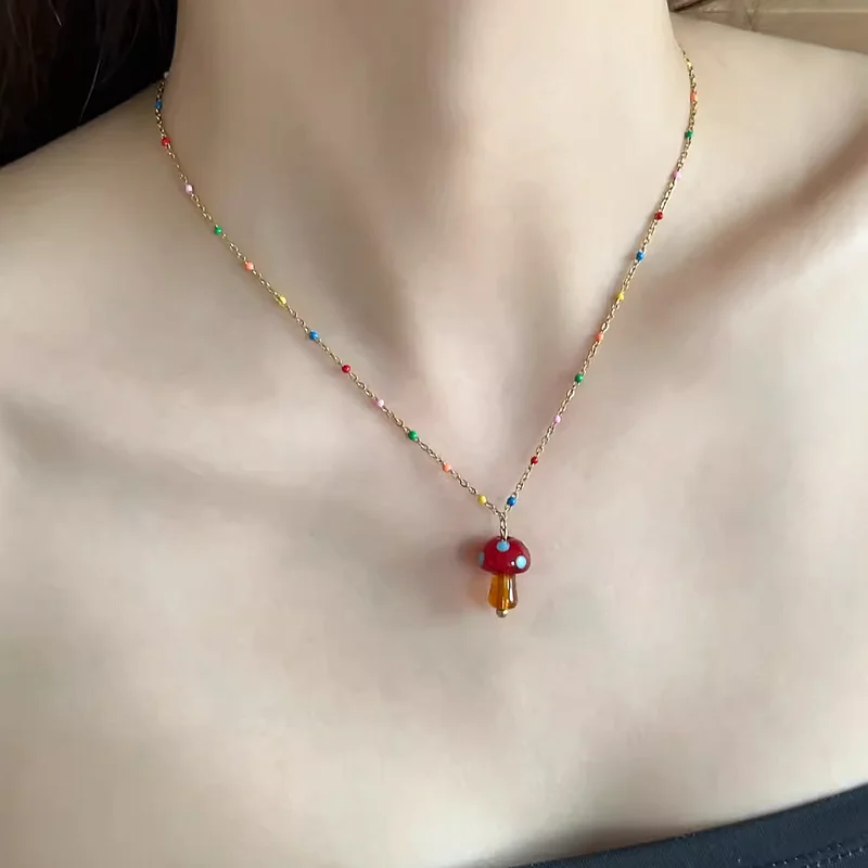 

Стеклянный гриб ручной работы, разноцветный кулон в горошек, титановая сталь, позолоченный художественный цепочка в стиле дофамина, уникальный ювелирный подарок