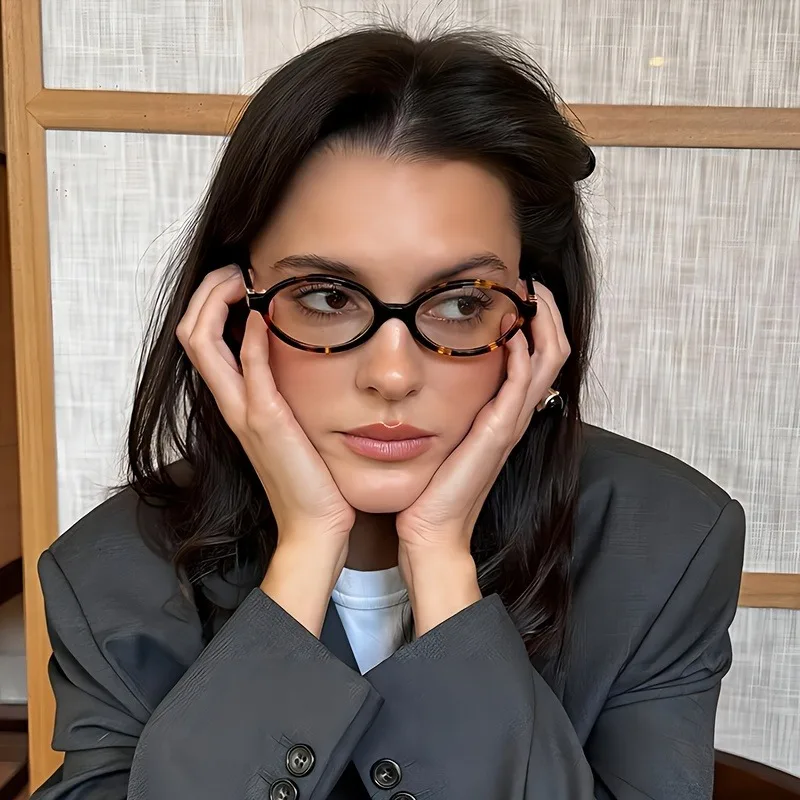 2 Stück schicke Retro-Oval-Anti-Blaulicht-Brille für Damen, modisches Accessoire, stilvolle Brille, flache, intellektuelle Brille