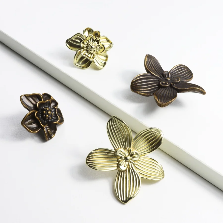 Vintage Floral Cabinet Pulls creative petal-shaped Single Hole Drawer Handles Zinc Alloy Knobs for Cabinet Drawer Dresser