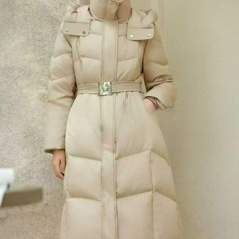 2026 inverno nuovo piumino d'anatra bianco con cappuccio a collo alto per donna stile lungo al ginocchio sopra la vita elegante versatile cappotto spesso