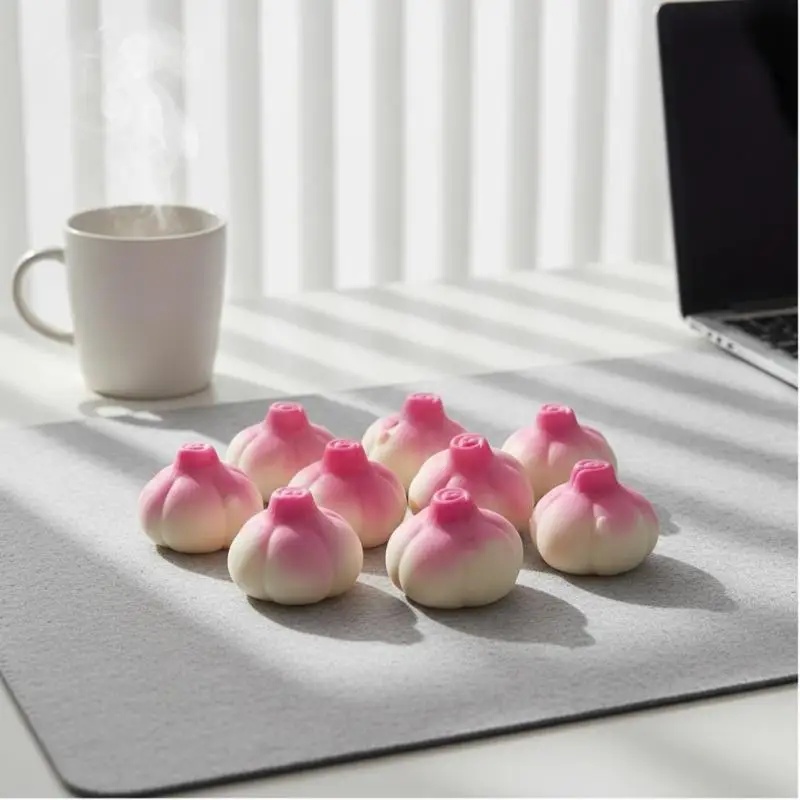 Onion Shaped Stress Relief Squeeze Toy Crunchy Sensory Fidget Toy Tear-Resistant for Kids Party Favors Classroom Prizes