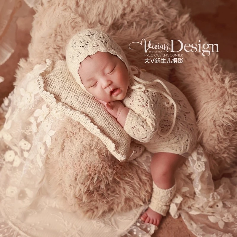 

Newborn Photography Props Backdrop Knitted Hollow Outfit with Hat Lace Wrap Plush Furry Posing Sofa Set for Studio Photoshoot