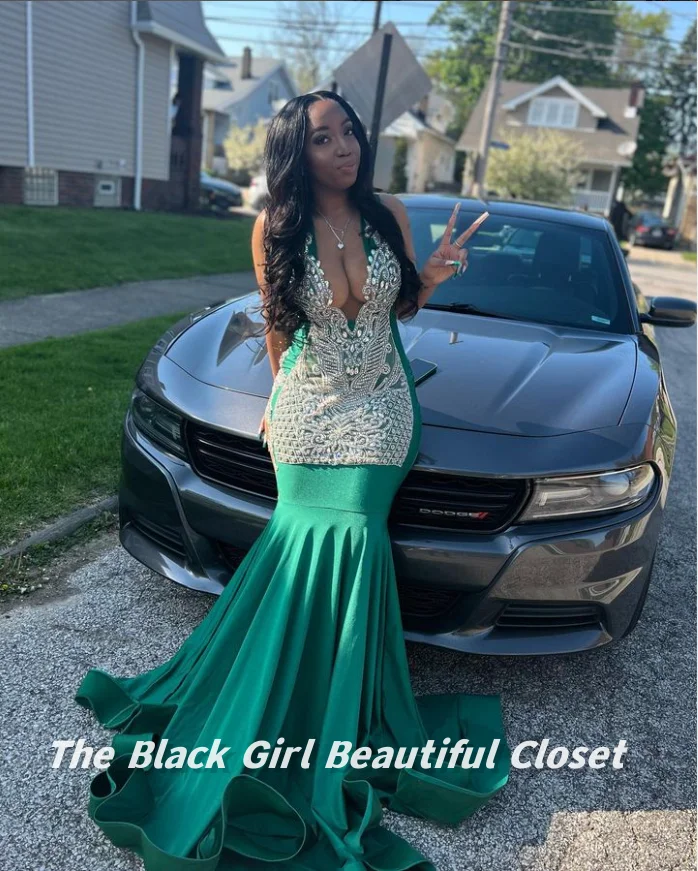 Luxury Dark Green Prom Dresses Black Girls Diamonds Beaded Sequins Decoration Party Gowns v-Neck Applique Mermaid Gowns