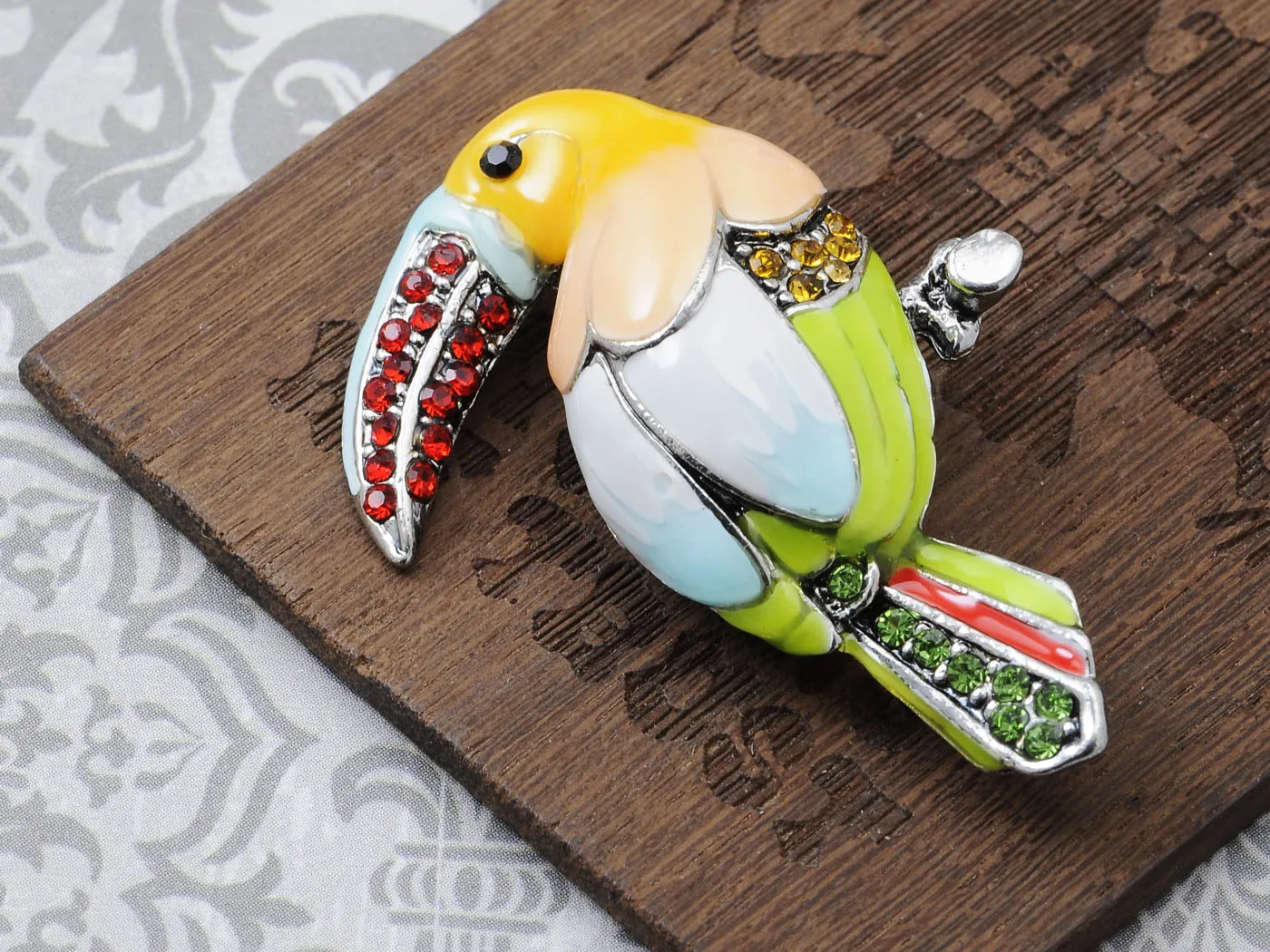 Cute Multicolor Hand-painted Enamel Crystal Rainforest Toucan Parrot Bird Animal Brooch Pin