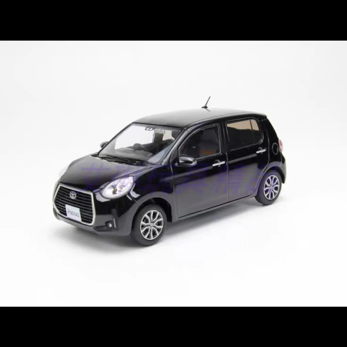 1:30 Toyota Passo Moda Japanese Mini Car Die-cast Model