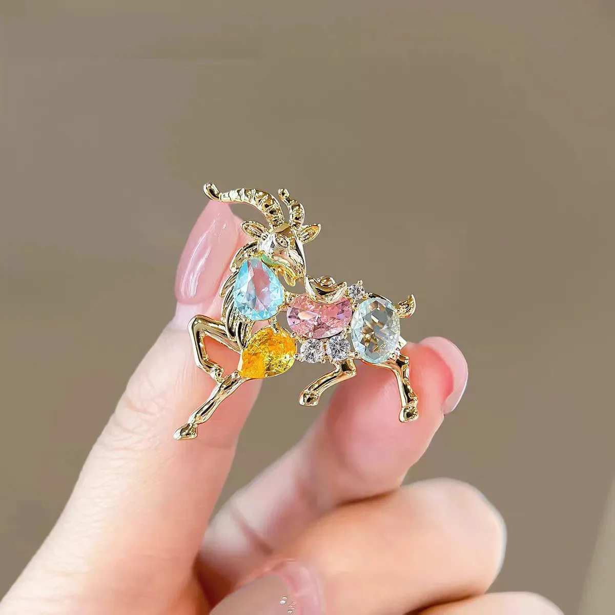 Multicolor Rhinestone Gold‑Tone Alloy Animal Lapel Pin Jewelry Gift For Women Vintage Goat Sheep Brooch