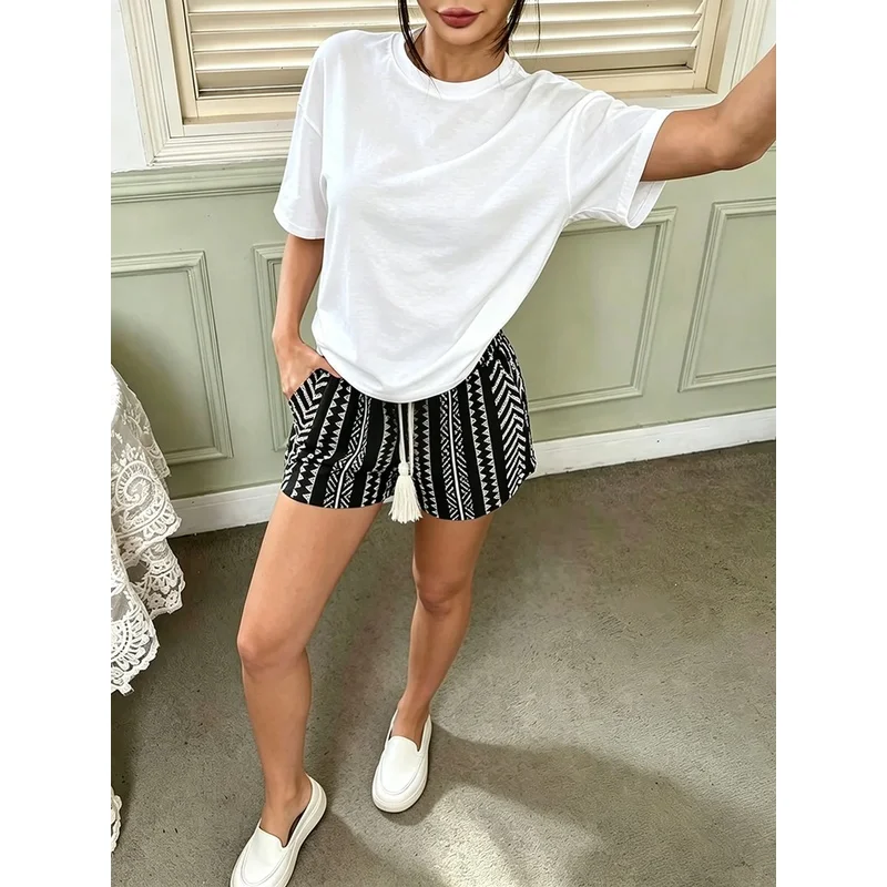 Elegant round Neck Printed T-Shirt And Drawstring Shorts Set Casual Solid Color Short Sleeve Top with Geometric Pattern Bottoms