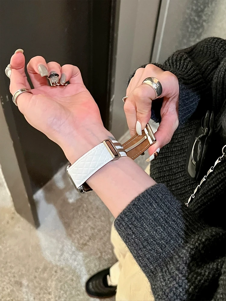 Correa magnética de lujo para Apple Watch Ultra 2, 49MM, 44MM, 40MM, 42MM, 38MM, 45MM, correa de cuero suave para iWatch 9 8 7 6 SE 5 4