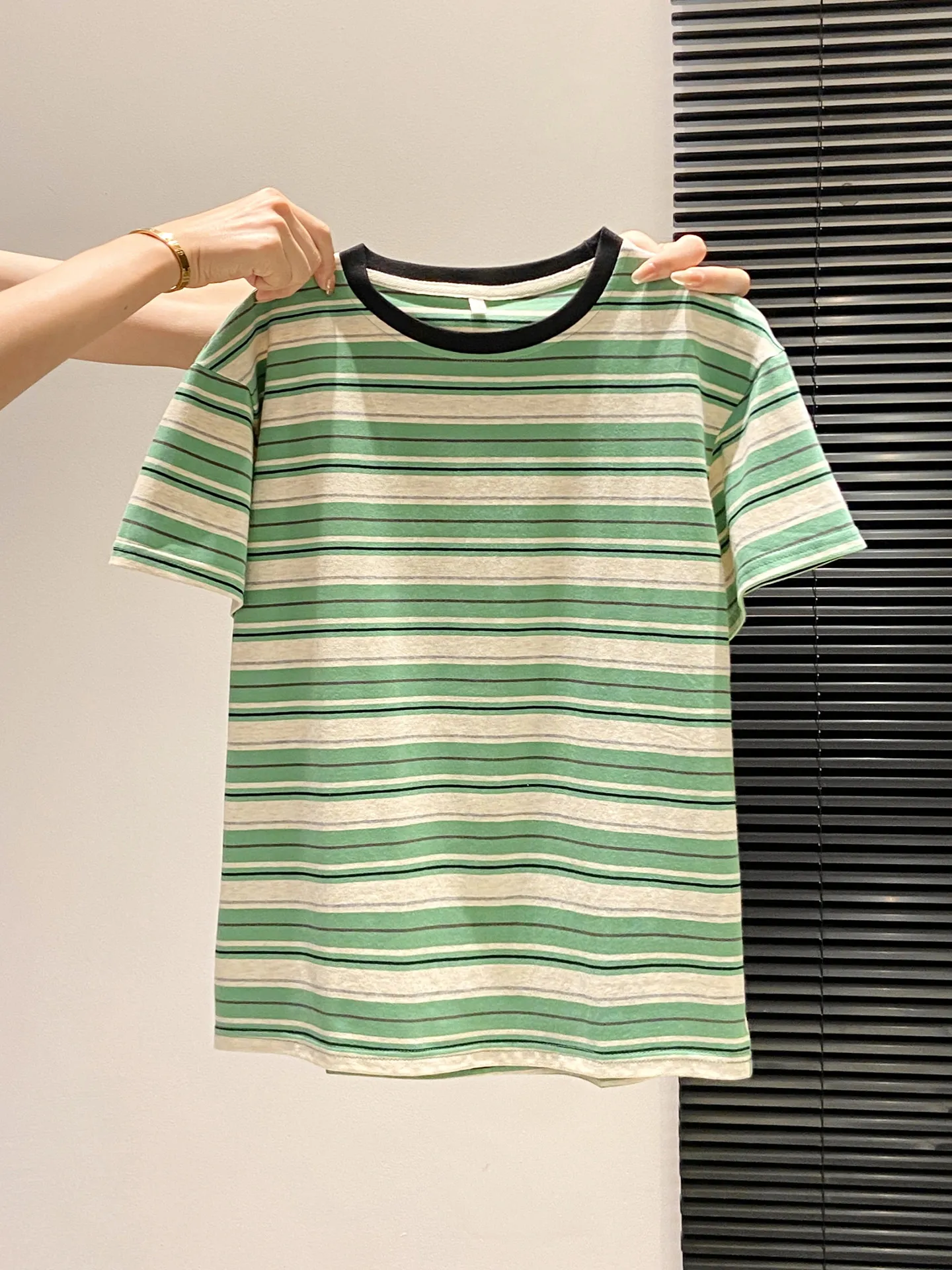  Green Stripes round Neck Short Sleeve T-Shirt Lazy Style Shoulder Length Casual Top for Women Summer Youthful Short Length