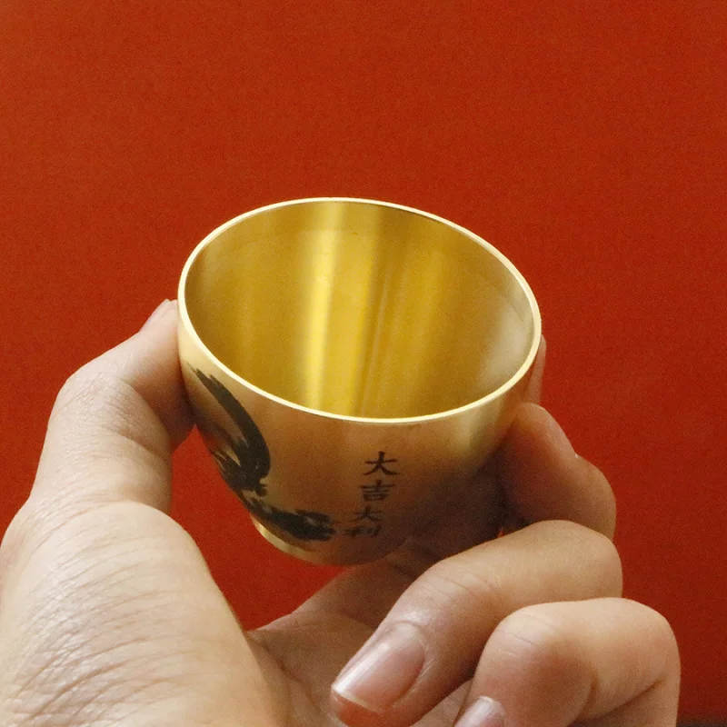 Nuevo estilo de latón, artesanía auspiciosa, decoración de escritorio de oficina, adorno de cobre, oferta de copa de vino