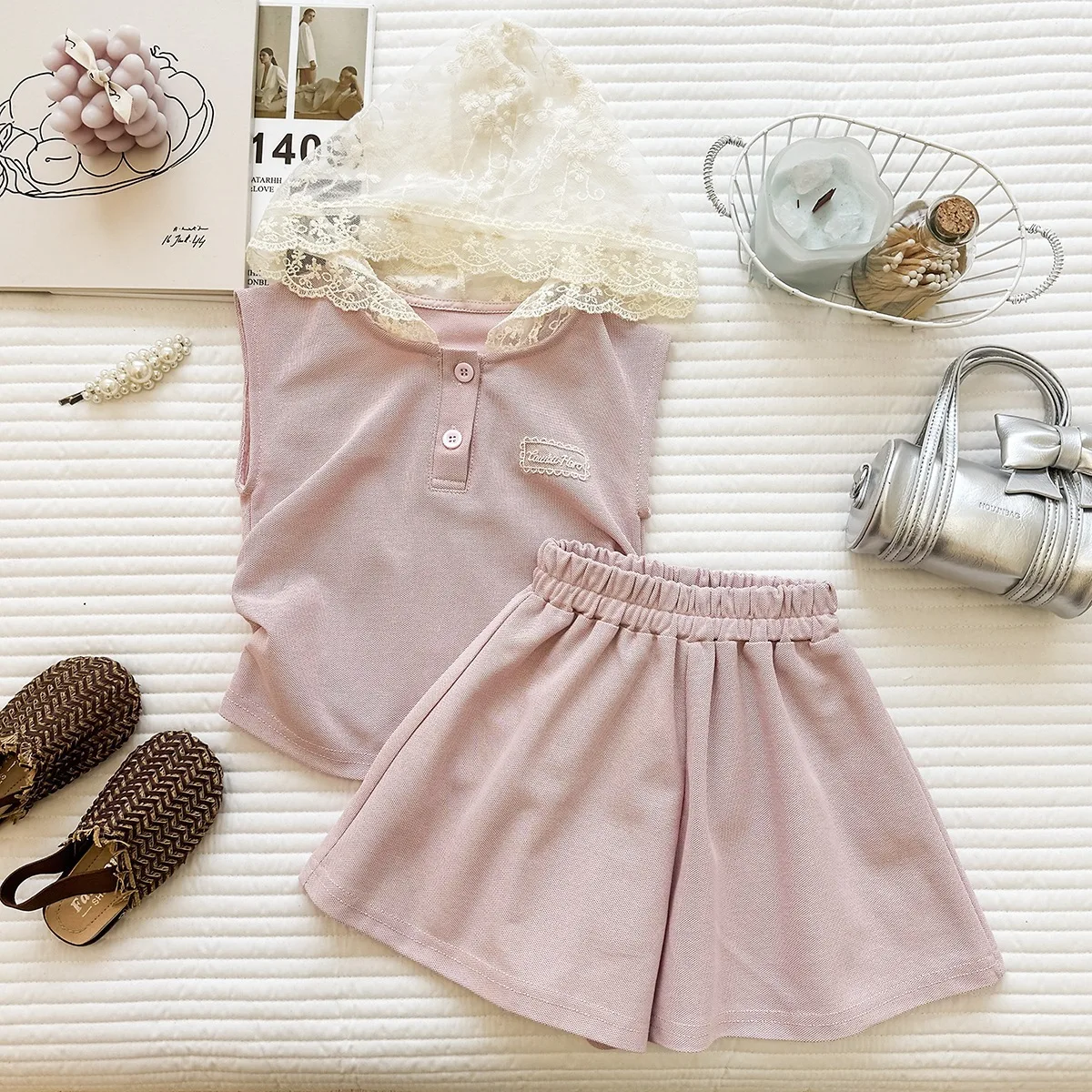 

2026 baby girls' summer new lace hooded sleeveless elastic waist shorts set, sweet and stylish clothing set