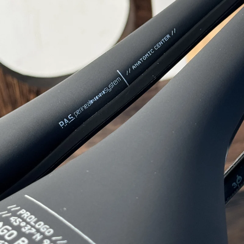 Prologo Dimension NDR 245x143mm Kurzer MTB-Sattel, NDR Schaumstoff Komfortabler XC Mountainbike-Sitz, 143mm Breite Weicher Schaumstoff Stahlschiene – Detail 10