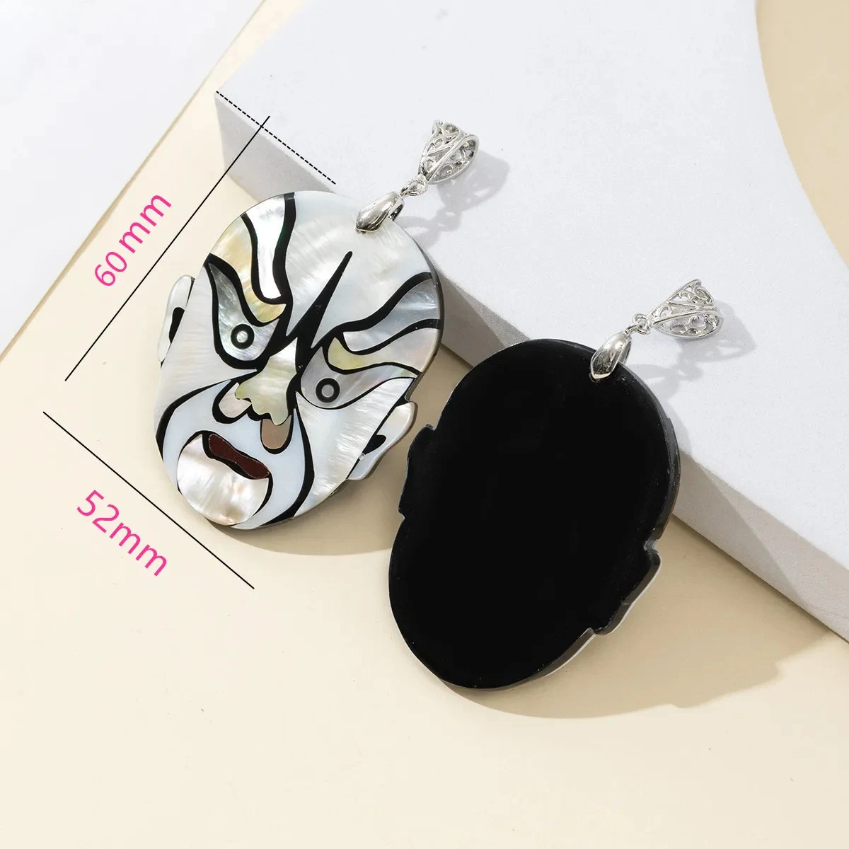 Natural Shell Penda…