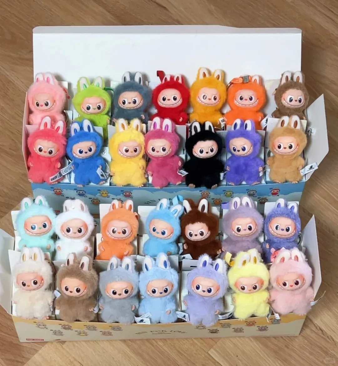 

POPMART Labubu V4 PIN FOR LOVE Series Trendy Blind Box Mini Cute Decorative Toy with Soft Texture As A Collectible Gift