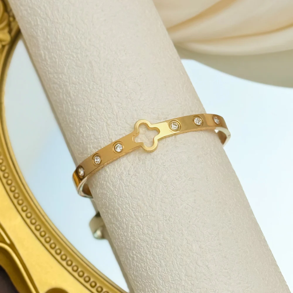 سوار ذهبي مرصع بالألماس من الفولاذ المقاوم للصدأ، سوار مجوف بأربع أوراق البرسيم، سوار ذهبي للسيدات من الفولاذ المقاوم للصدأ