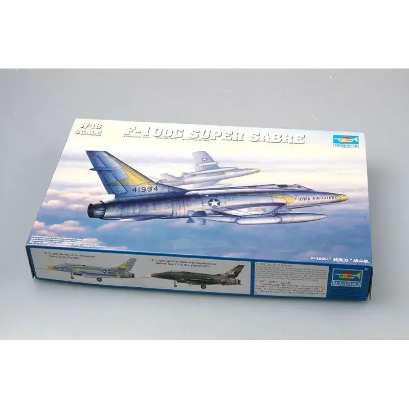トランペットスーパーセイバースケールモデルキット02838-1-48-f-100c