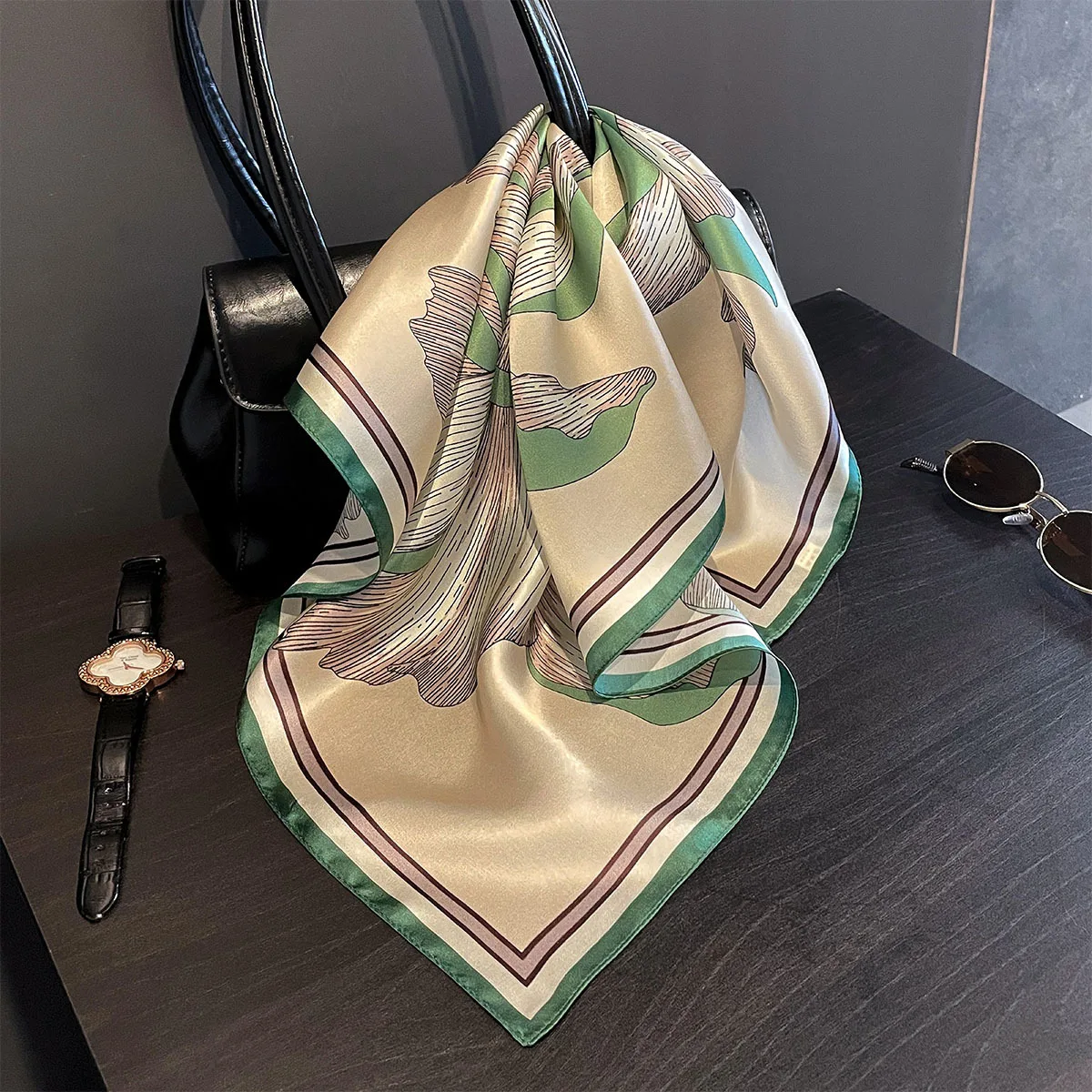 المرأة وشاح حريري 2025 الأوشحة القطنية الصغيرة للرقبة للسيدات العلامة التجارية الفاخرة الجديدة منديل حقيبة مربعة وشاح الإناث رئيس باندانا