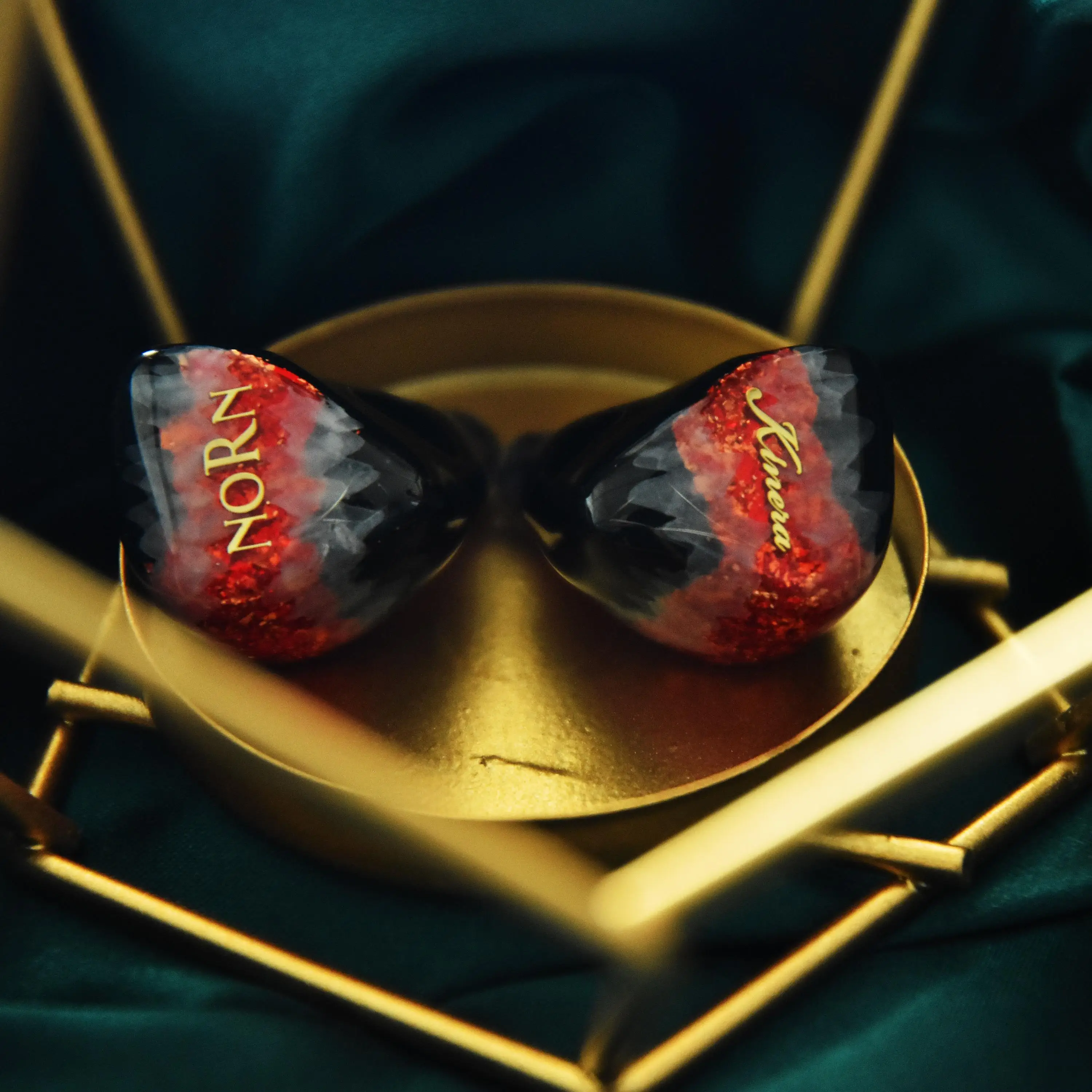 سماعات كينيرا نورون 4BA + 1DD شاشة هجينة HiFi داخل الأذن سماعات موسيقى عشاق الصوت سماعات أذن 0.78 2pin سماعة كابل قابلة للفصل