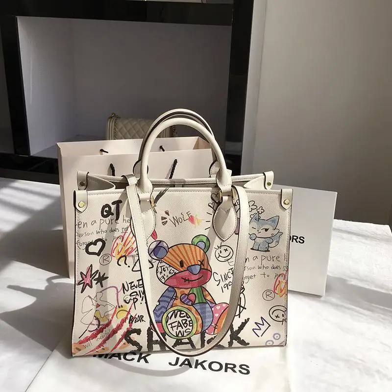 Cartoon Graffiti Women Bags 2023 Luxury Designer Bag Famous Brand Bear Printed Leather Shoulder Bag Travel Tote Handbags Purses