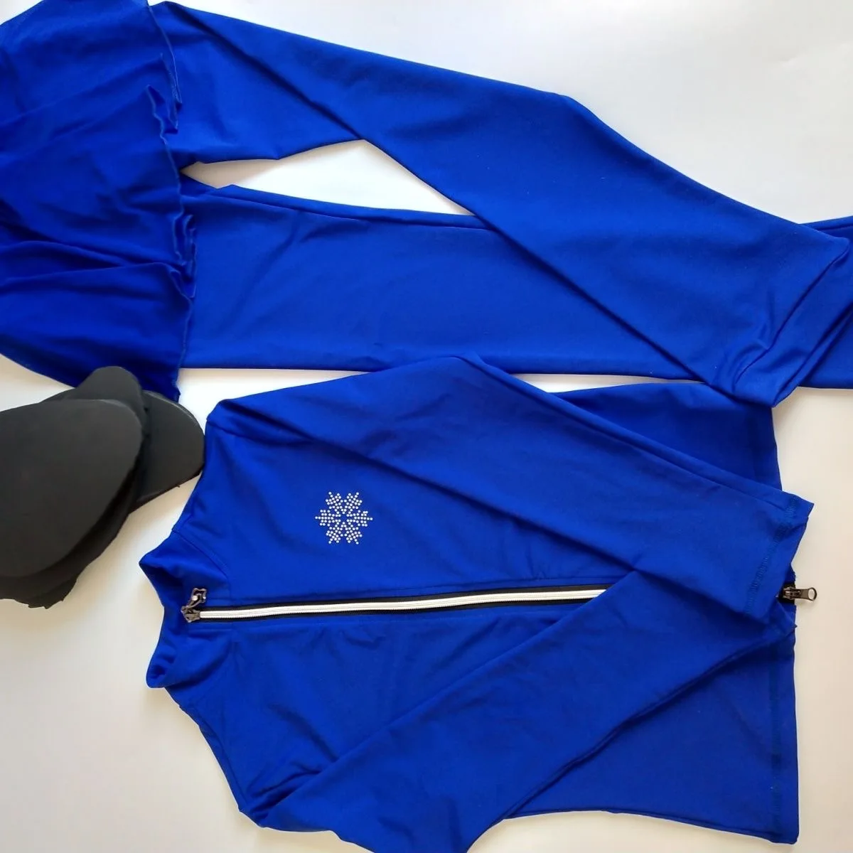 Figure skating training suit with hip protection pad, anti fall and hip protection set