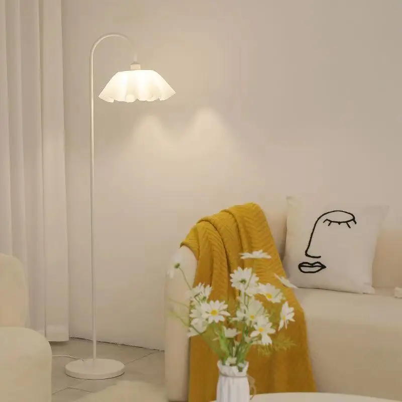 Petal floor lamp, corner lamp next to sofa in living room, cream style decorative mood lamp, modern and simple bedroom bedside