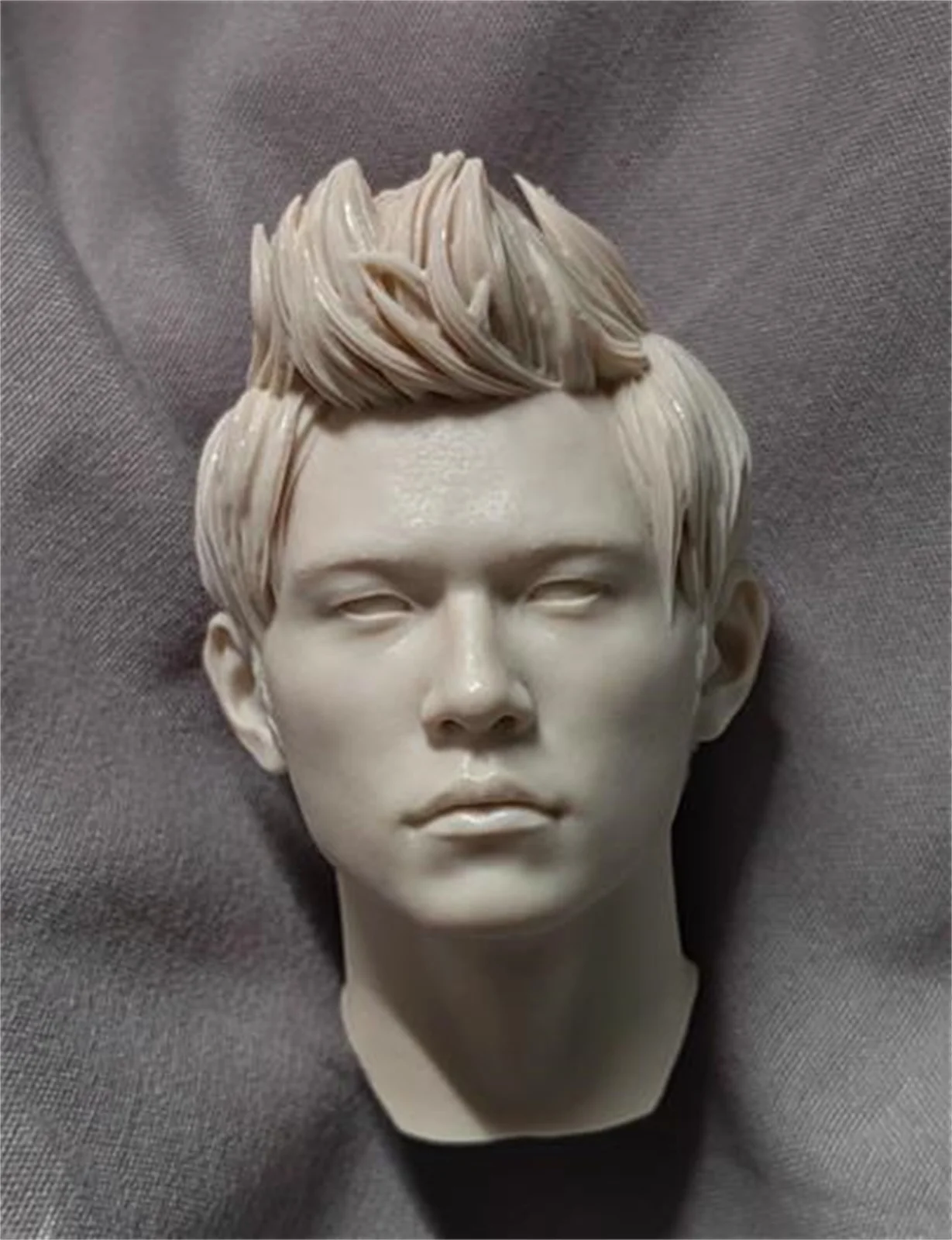 1/6 Scale Leslie Ch… - image