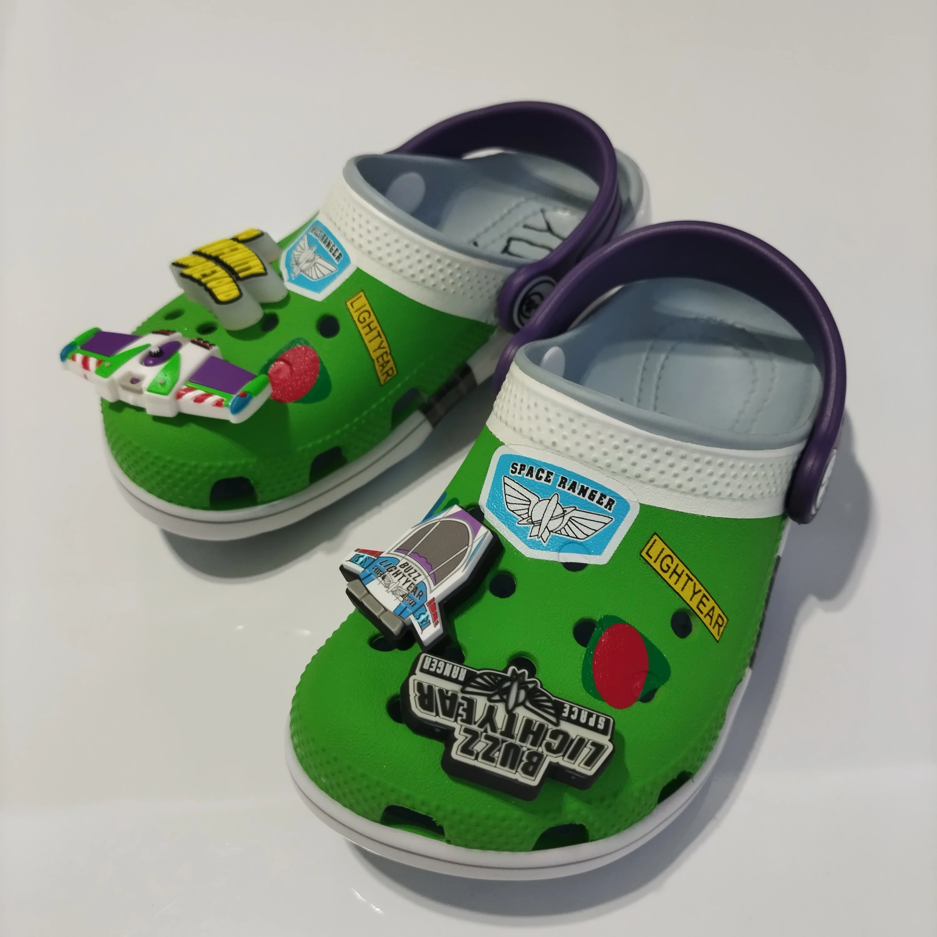 

Сандалии с отверстиями Disney, тапочки, сандалии Buzz Lightyear, Kawaii Eva, домашняя пляжная обувь в стиле аниме, дышащие тапочки