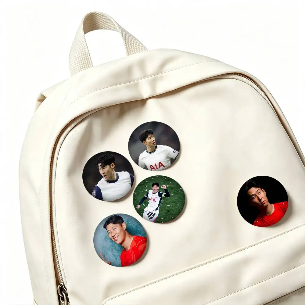 S-Son Heung min Football Player 25mm 32mm 44mm 58mm 75mm Brooches Badges Pins for Accessories Gift