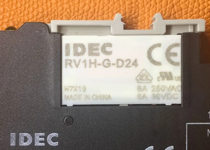 IDEC genuine Hequan RV8H-L-D24 ultra-thin relay module 1 open and 1 close DC24V SV1H-07L