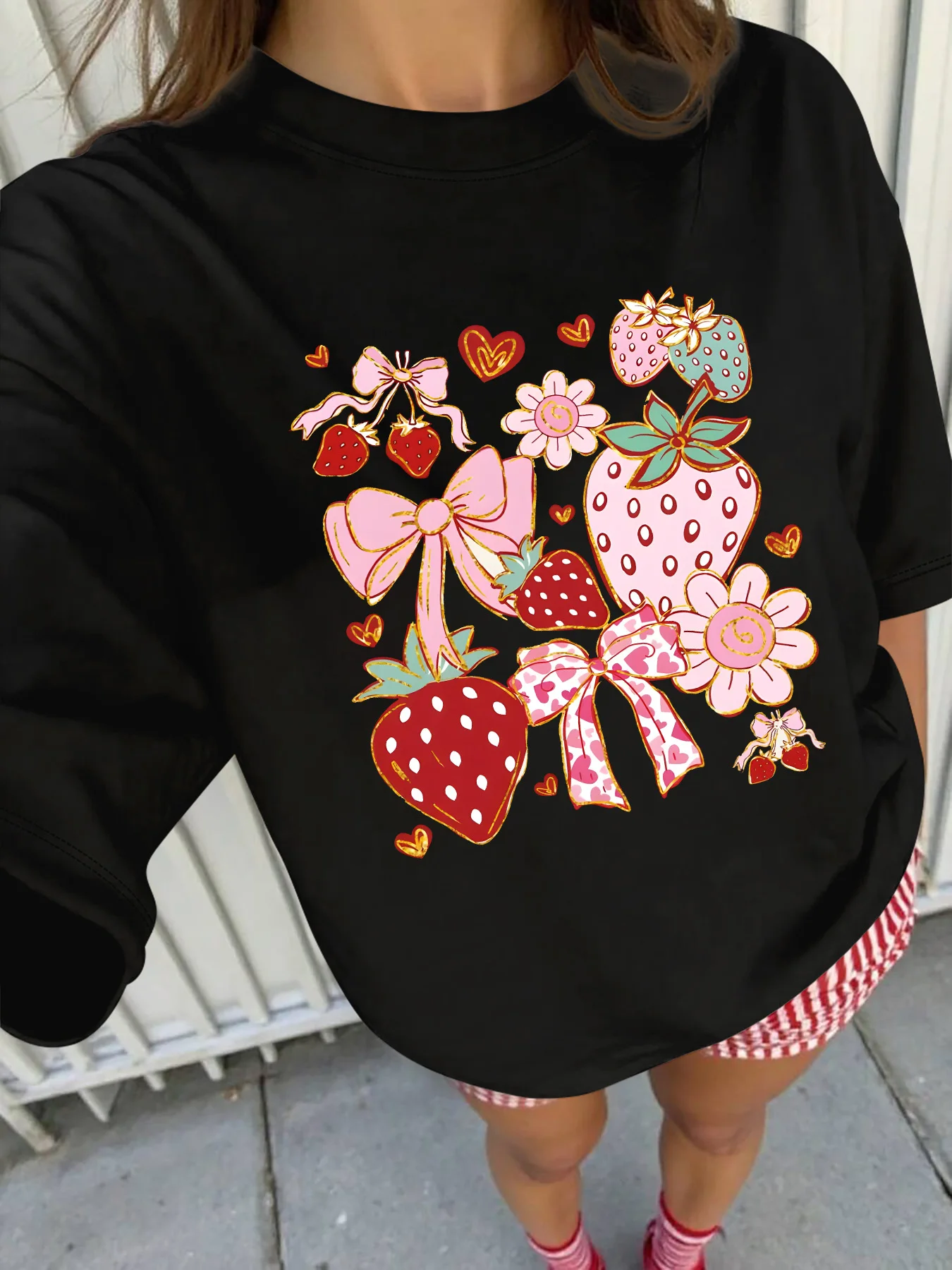 Short-sleeved T-shirt with A Cute Strawberry and Pink Bow Design for A Girly Look. Graphic T Shirts Summer Streetwear Fashion