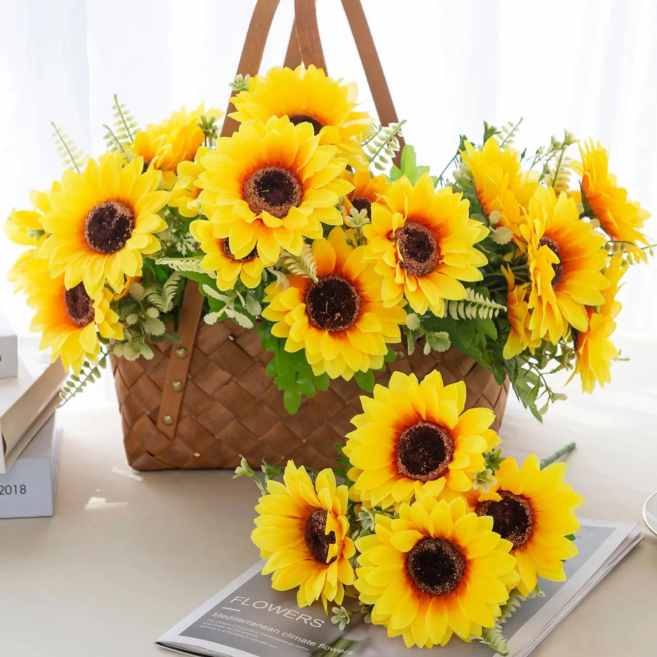 Künstliche Blume Seiden-Sonnenblume Hochzeits-Brautstrauß Valentinstag Kranz Deko für Zuhause Zimmer Outdoor Garten Hof DIY Geschenk Requisite