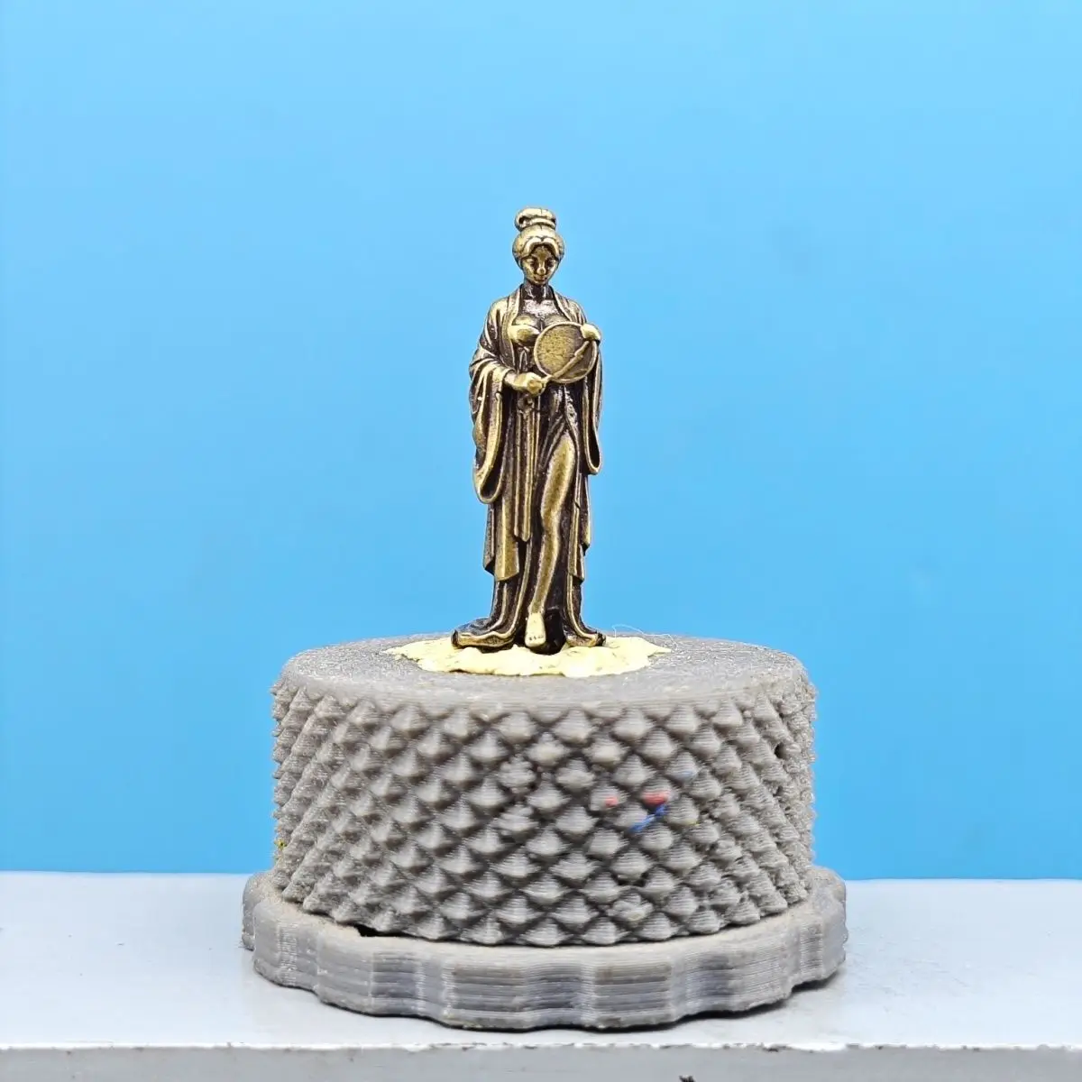 Dream of the Red Chamber Lin Daiyu Ancient Guochao Fan Beautiful Girl 1/64 Miniature Chinese Doll Model Scenery Bronze Ornament