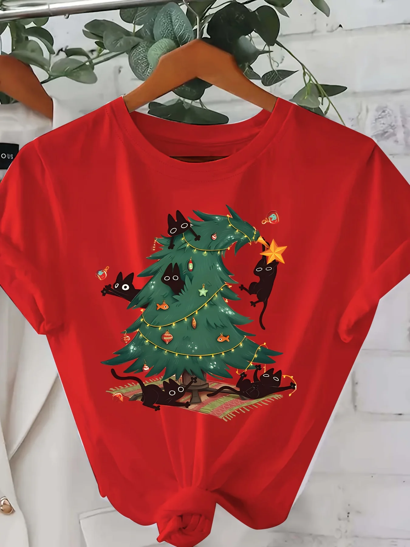 T-Shirt graphique arbre de noël et chaton pour femmes, confortable, col rond, manches courtes, manches d'été, Harajuku, haut t-shirts