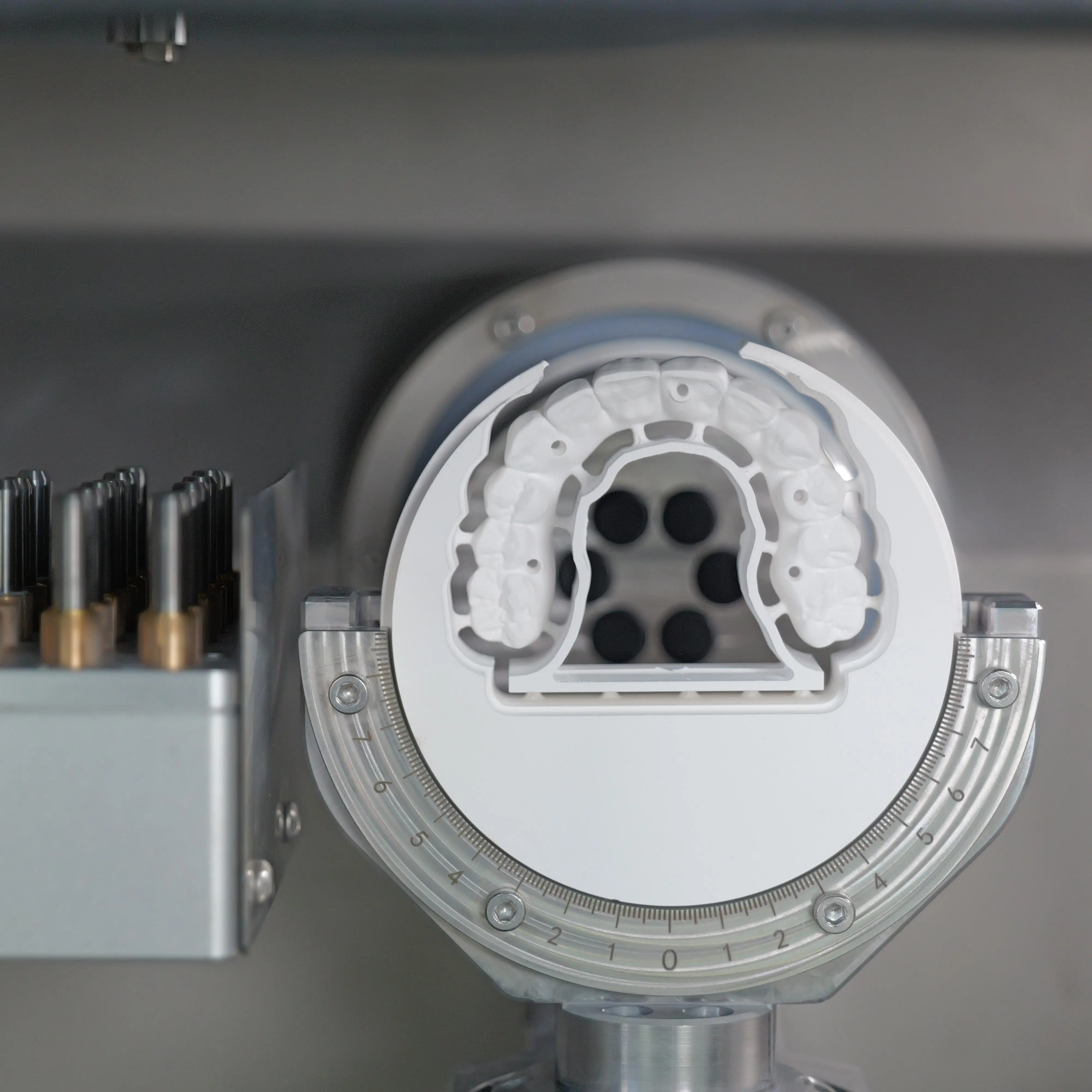 YRC-8PRO Dental Milling Machine Reinforced Cast Base Anti Deformation for Multi-Unit Long Span Bridge Milling Processing