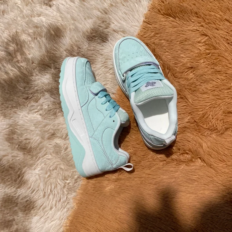 Large Size Unisex Mint Green Snake Texture Puffy Platform Shoes Thick Upper Skateboard Sneakers Street Casual Footwear