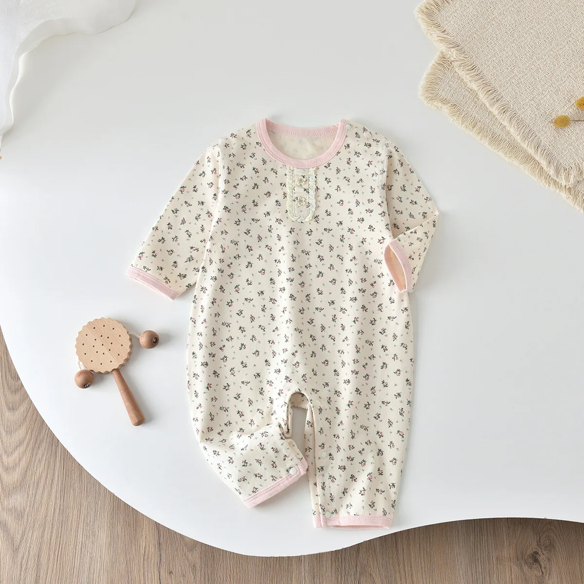 2026 Autumn Sweet Style Baby Bodysuit Floral Print Long Sleeve Jumpsuit for 3-24M Girls Soft Infant One Piece Clothes
