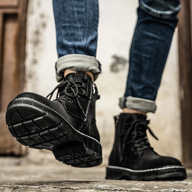 أحذية وأحذية رجالية جديدة للخريف: أحذية جلدية عصرية للدراجات النارية، أحذية كاجوال للخروج، وأحذية كاحل شتوية مبطنة بالقطن