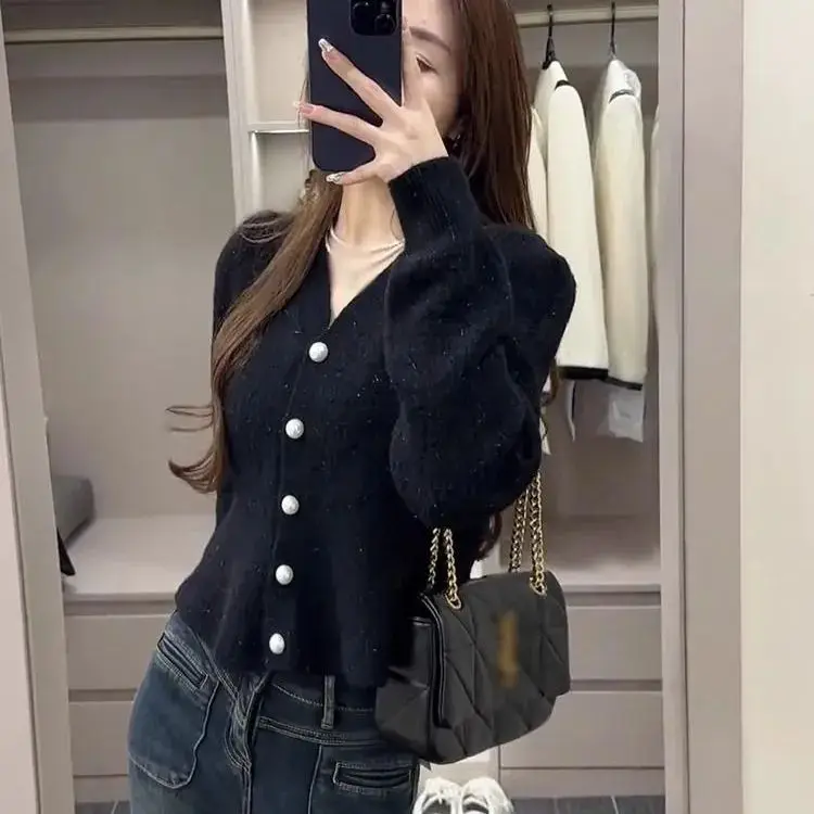 Red Cardigan Design Knitted Sweater Autumn and Winter New Style Slim Fit Top Short Sweater Small Stature Long Sleeves Sweaters