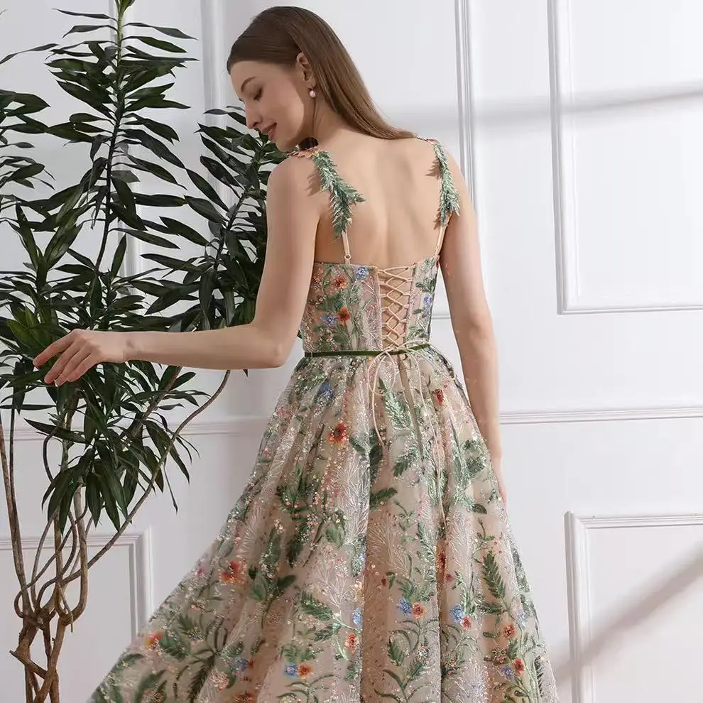 Lakshmigown Glitzerndes V-Ausschnitt-Hochzeitskleid mit Blumenstickerei und Spitze, Transparente Graue Pailletten-Spitze, Maßanfertigung – Detail 6