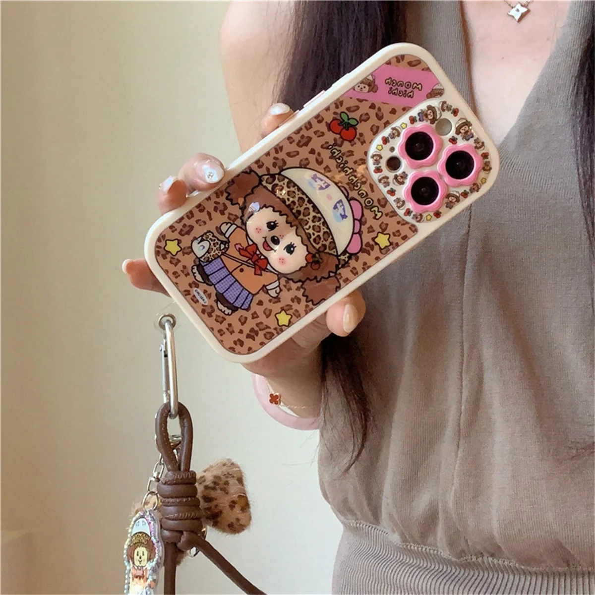 

Kawaii Cartoon Leopard Bear Phone Case For iPhone 16 Pro 14 15 Pro Max Cover with Cute Pendant Shockproof Cases Funda