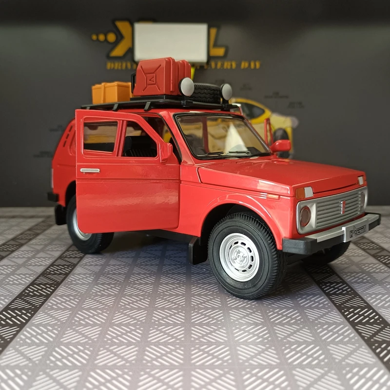 Modelo de coche de aleación retro de simulación 1:24, puertas y capó de motor, el maletero se puede abrir, sonido de fuerza de retorno y vehículo todoterreno ligero