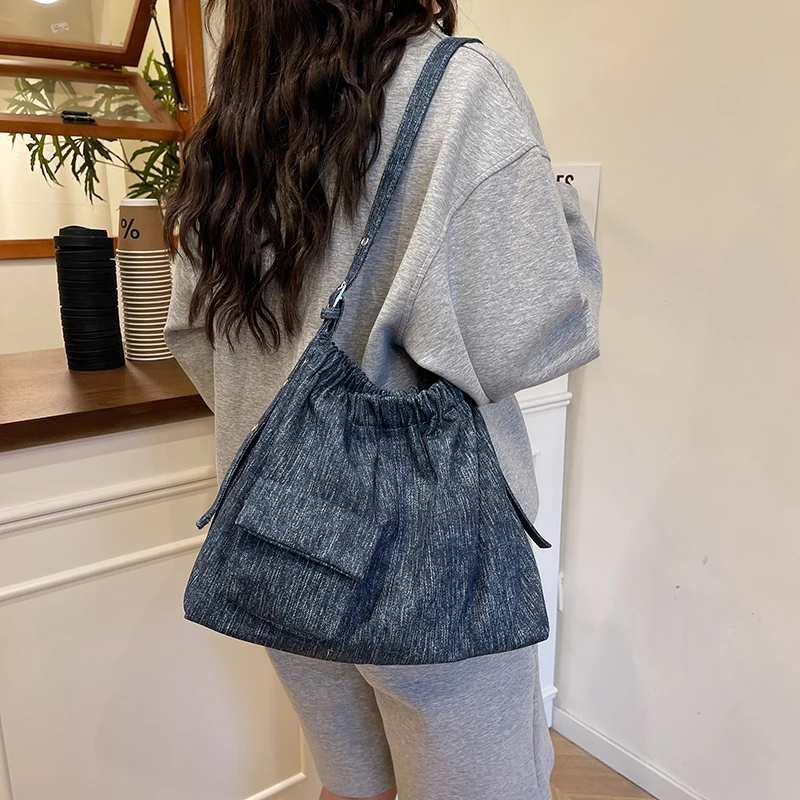 

Women's High-capacity Denim Shoulder Bags, Spacious Boho Chic Crossbody Purse, Simple Retro Messenger Bag for Daily Use & Travel